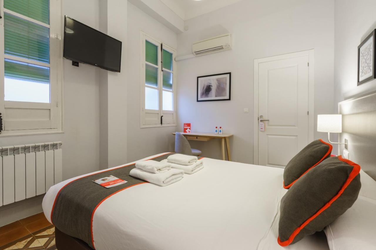 Oyo Fonda Sanchez Hotell Granada Eksteriør bilde
