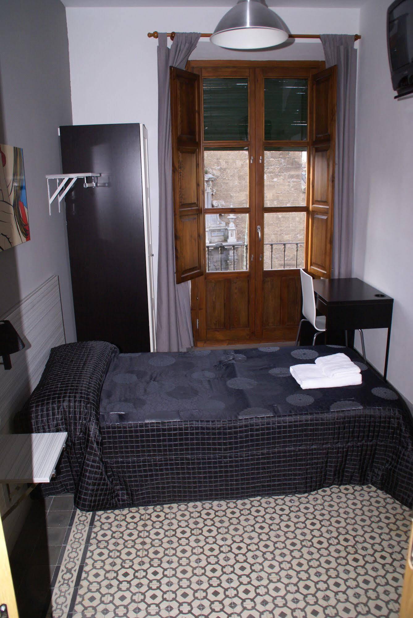Oyo Fonda Sanchez Hotell Granada Eksteriør bilde
